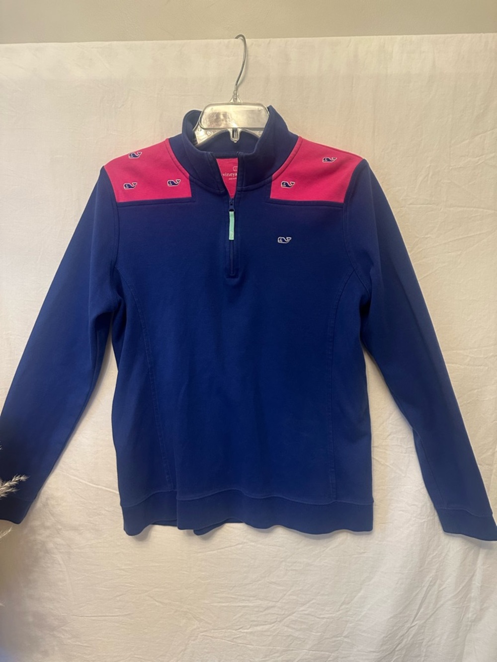 Vineyard Vines Women’s Medium Navy Pink Whale Quarter Zip Pullover